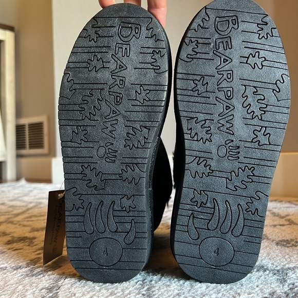 Youth Abigail BearPaw boots - Picture 5 of 6